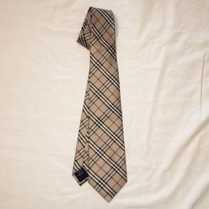 Burberry plaid beige maroon tie 3-3/4” x 56”